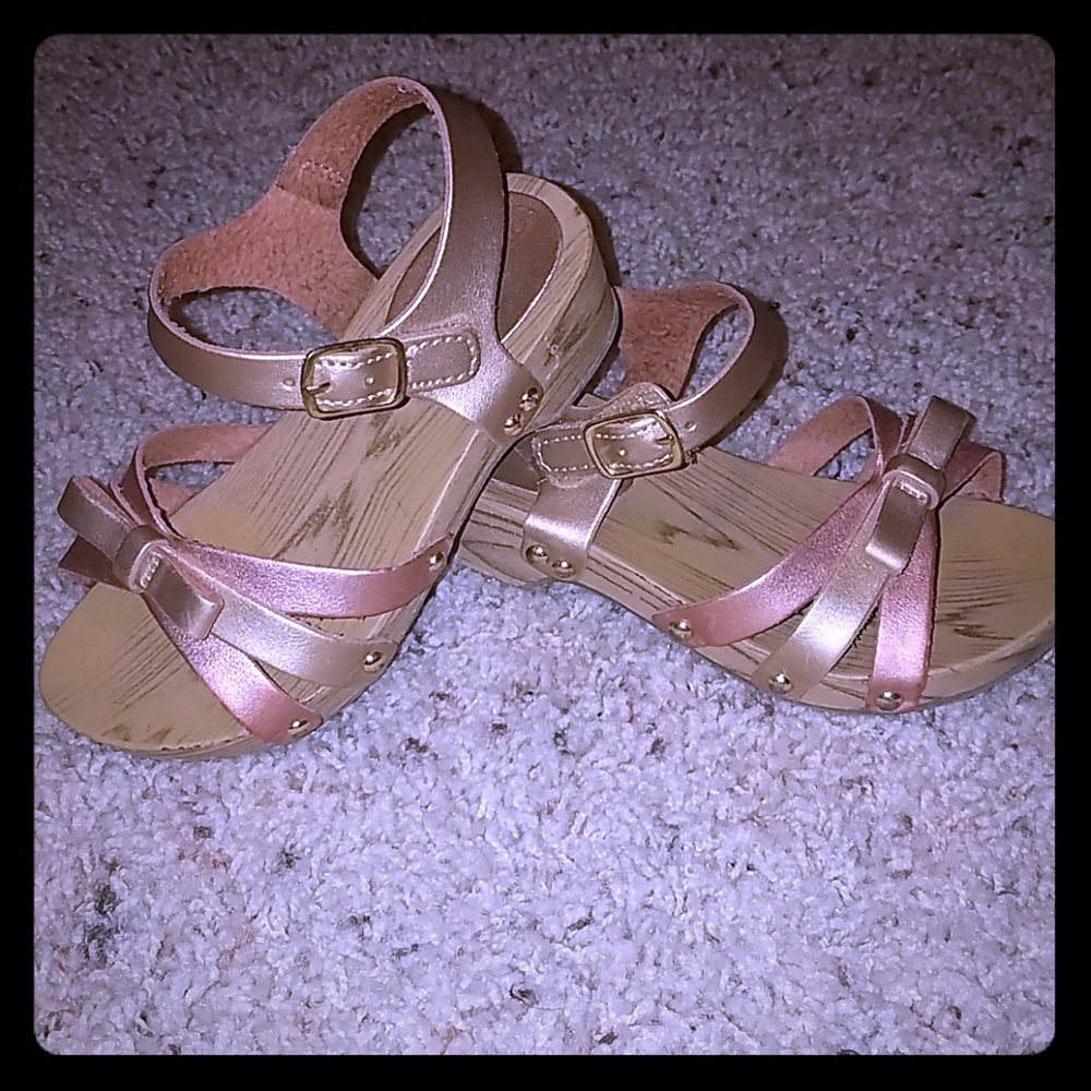 Pink/gold dress shoes